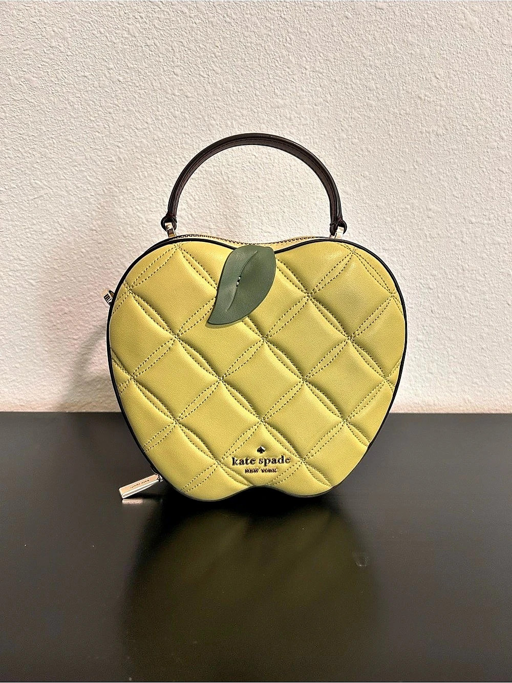 kate spade apple crossbody bag Quilted Yellow Crossbody Bag Like New